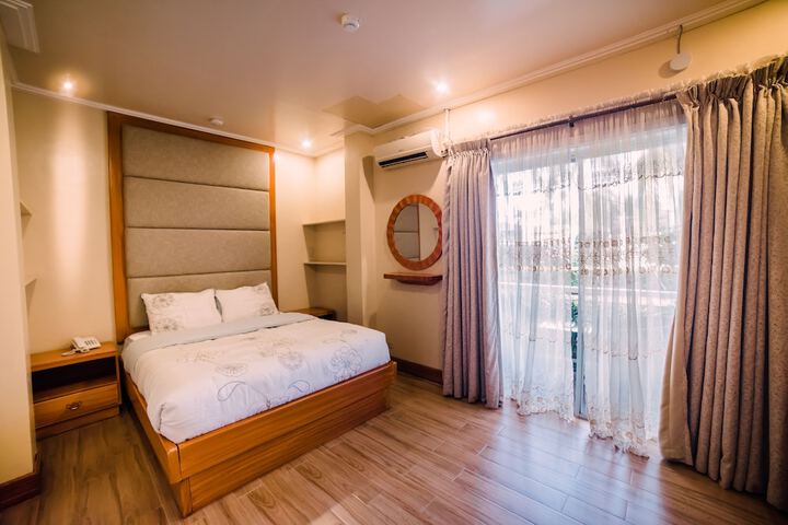 Room 10 of 51