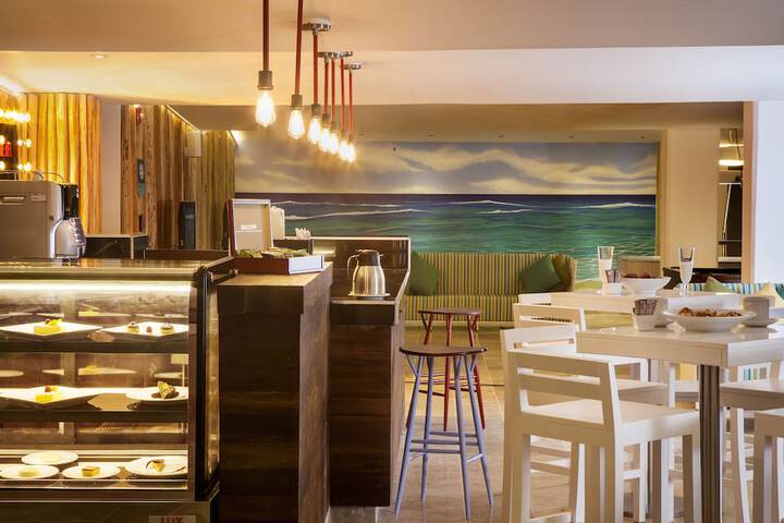 Breakfast/Coffee Service 93 of 123