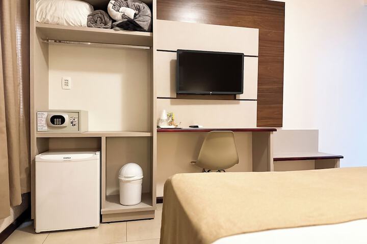 Room 18 of 77