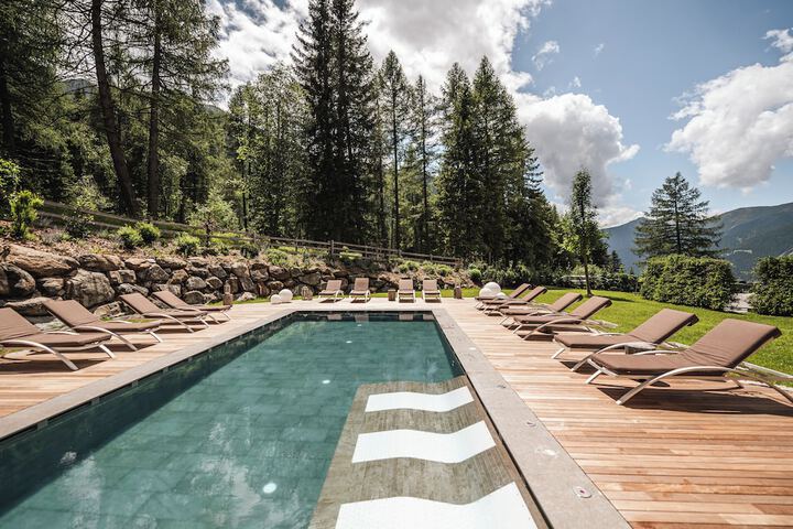 Pool 12 of 41