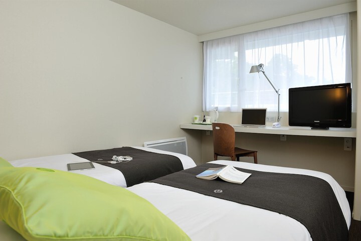 Room 4 of 34