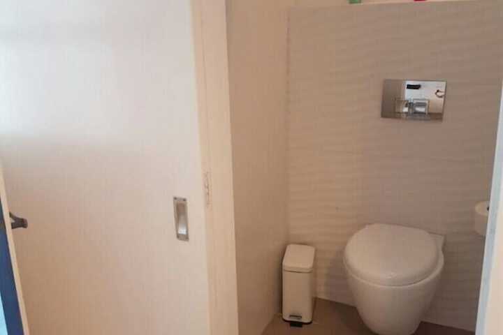 Room 71 of 143