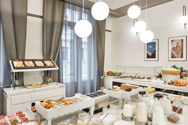 Breakfast/Coffee Service 121 of 163