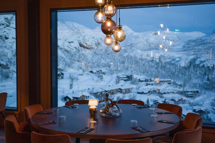 Dining 53 of 81