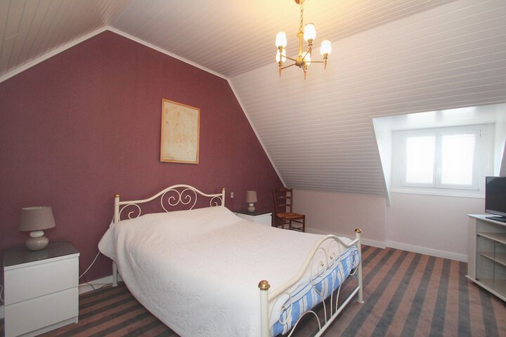 Room 13 of 23