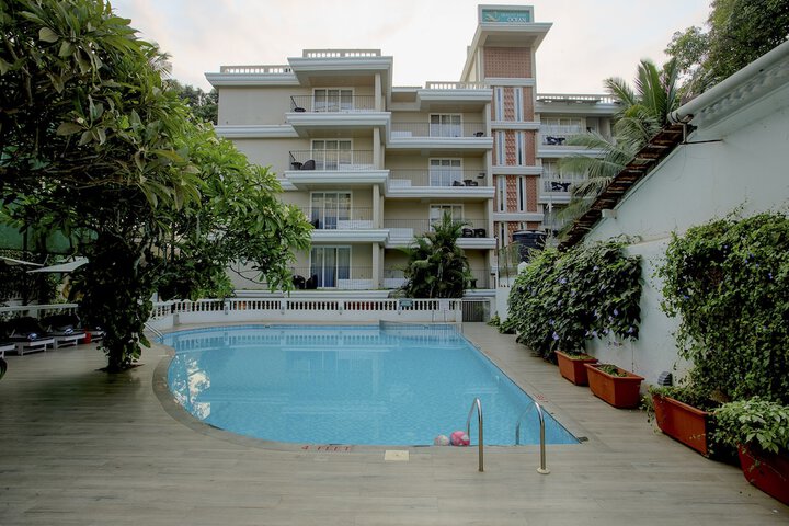 Hotel with Pool