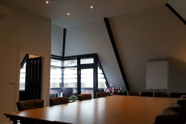 Business Center 50 of 62