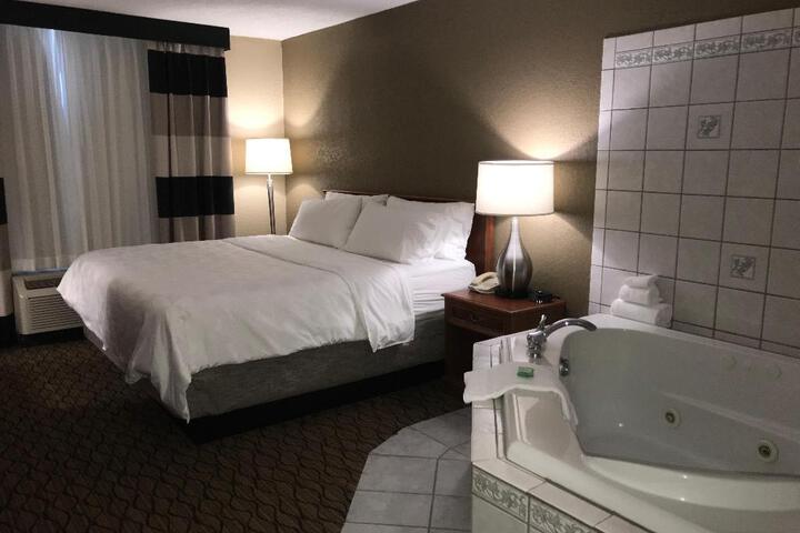 1 Queen Bed Mobility Accessible Roll in Shower (11 of 12)
