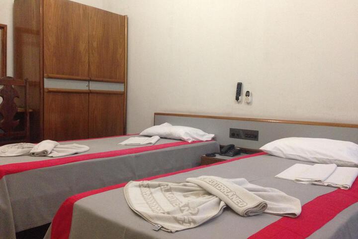 Room 10 of 28