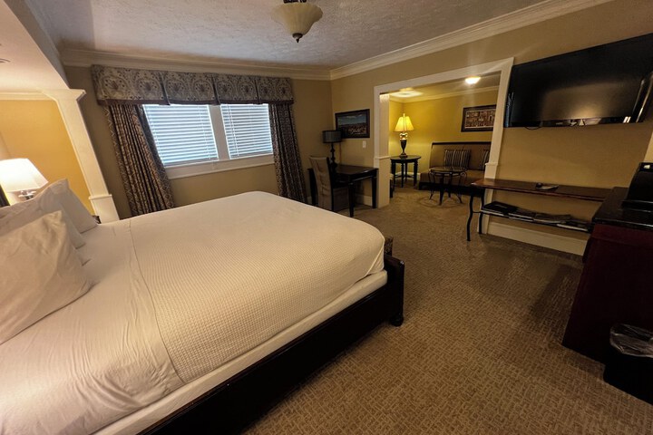 Room 44 of 87