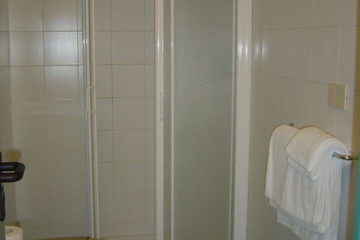Room 22 of 38
