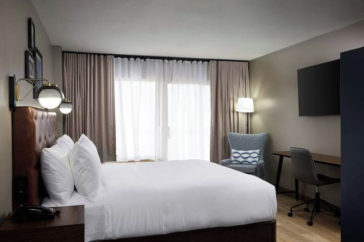 Room 7 of 38