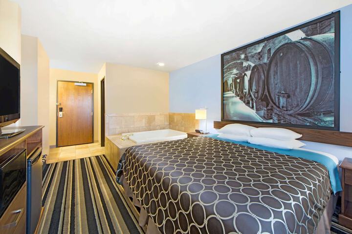 2 Queen Beds (2 of 12)