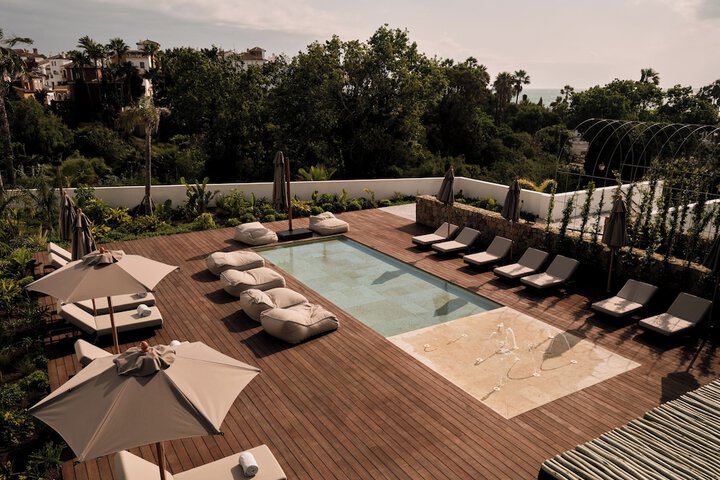 Pool 96 of 225