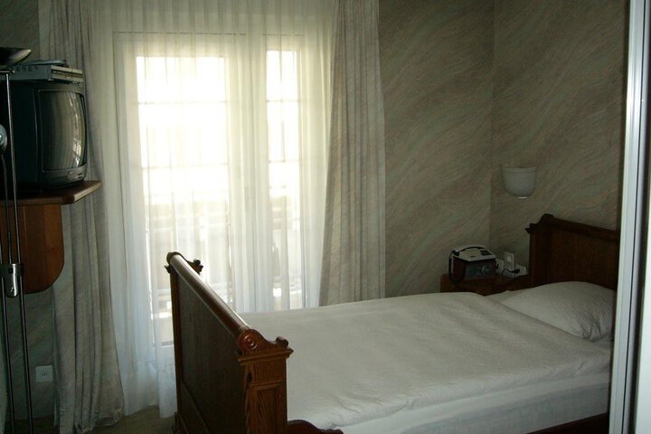 HOTEL CHAVEZ
