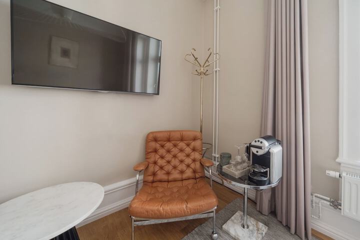 Room 107 of 203
