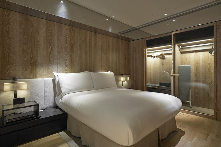 Room 10 of 44