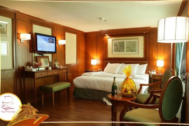 Room 2 of 4