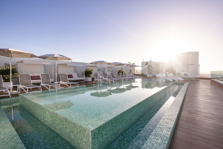 Pool 90 of 202