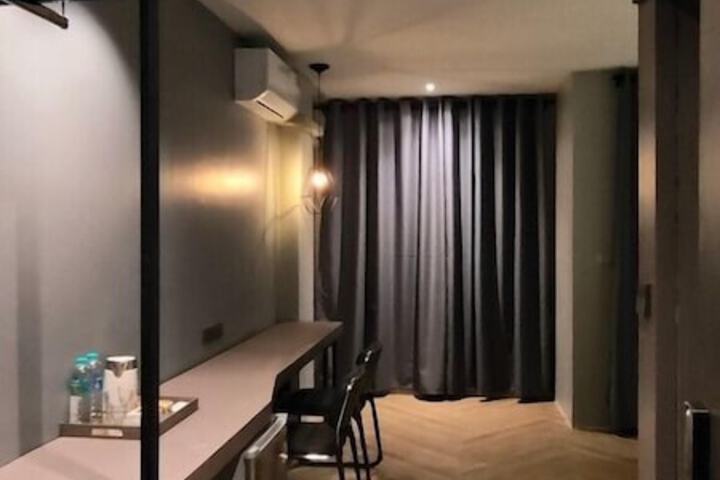 Room 8 of 45