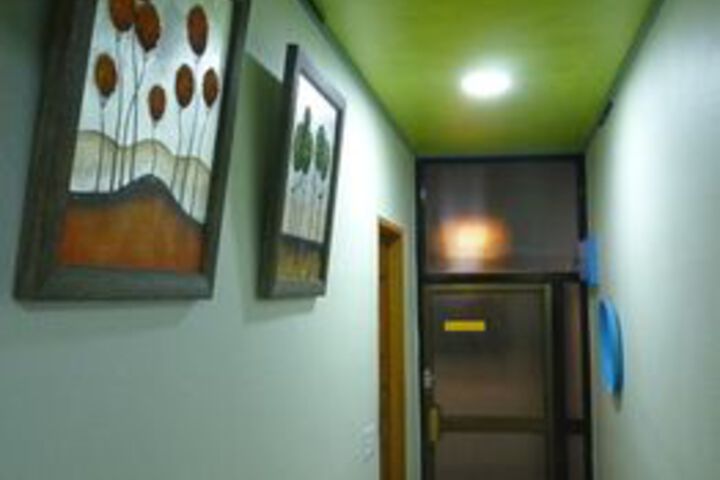 Lounge 60 of 96