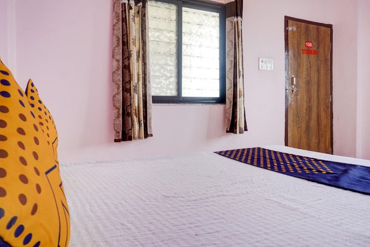 Spot on 82076 Hotel Jyoti Palace Lodging