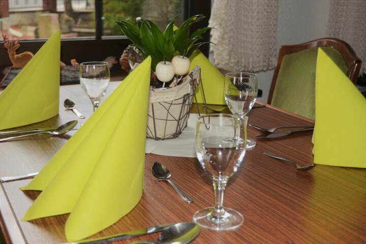 Dining 38 of 52