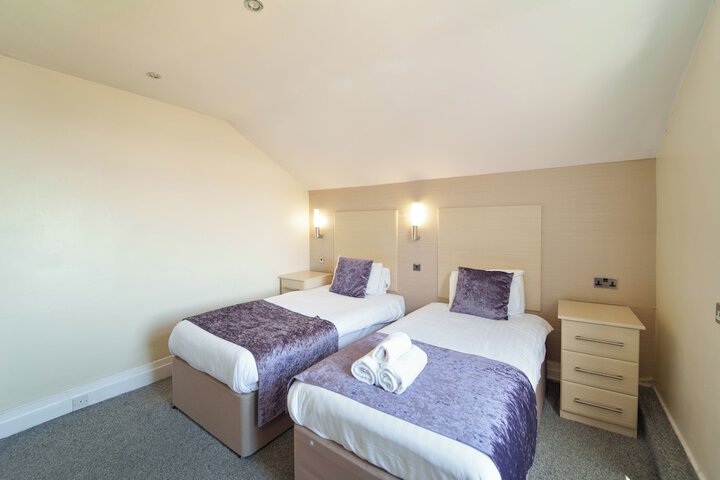 Room 32 of 105