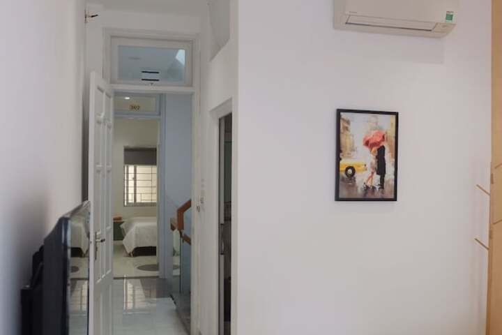 Room 4 of 20