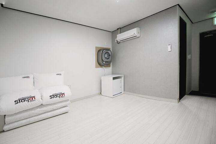 Room 20 of 46