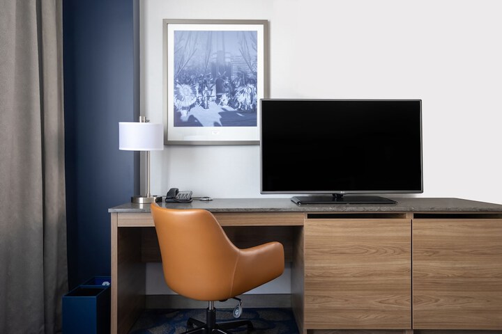 Room 7 of 42