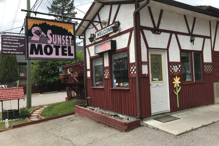 Sunset Motel