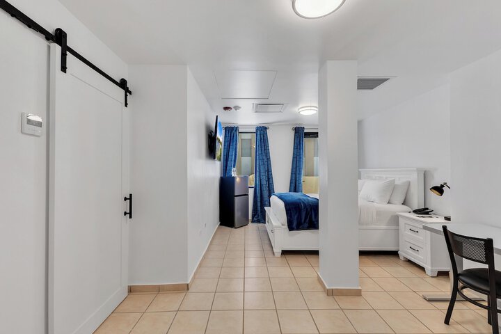 Room 9 of 62