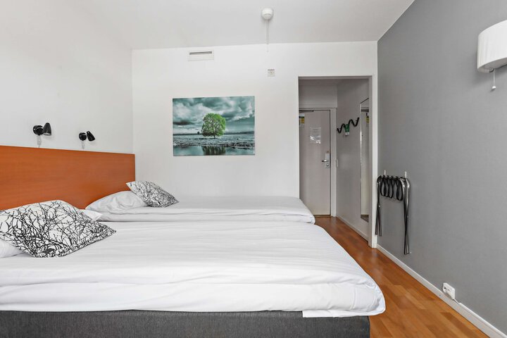 Room 16 of 51