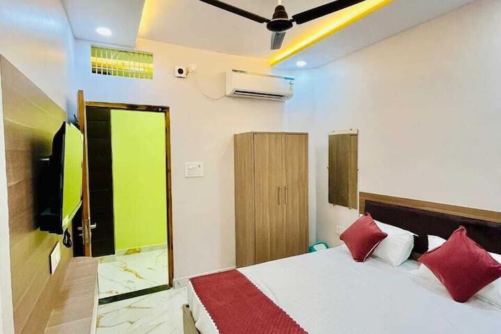Room 5 of 22