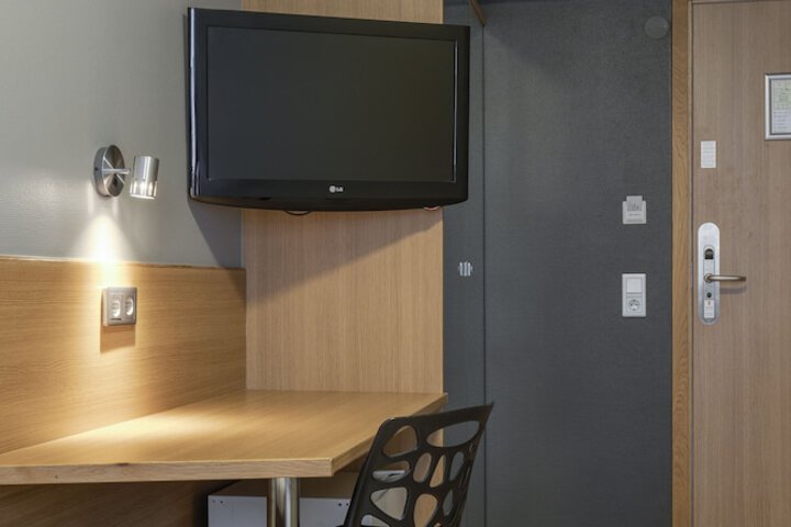 Room 8 of 29