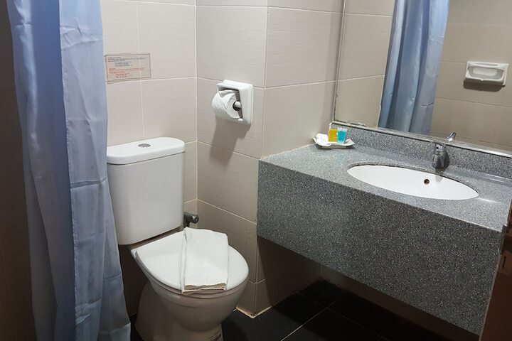 Room 13 of 22