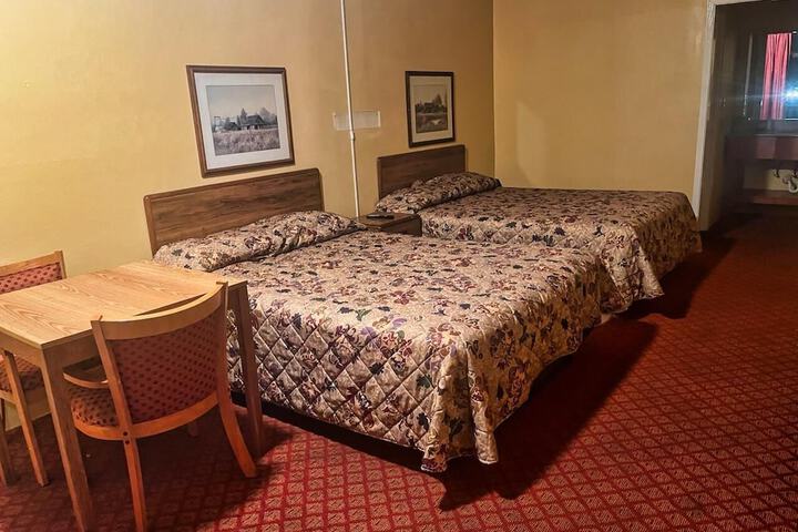 Room 12 of 24