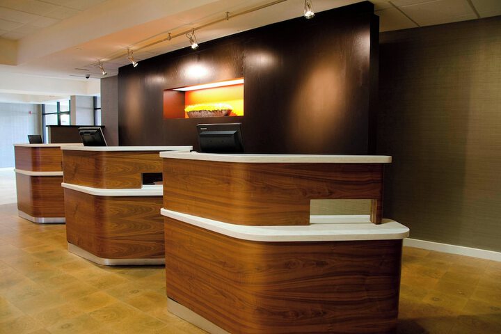Check-in/check-out kiosk