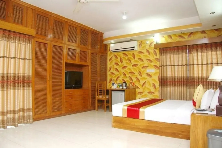 Room 5 of 13