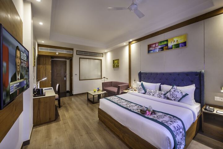Room 9 of 26