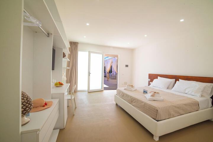 Room 4 of 19