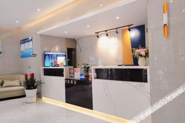 Hotel Interior 10 of 24