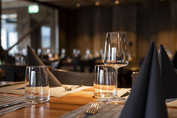 Dining 55 of 77