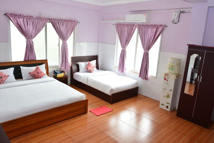 Room 5 of 32