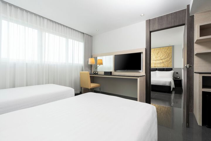 Room 14 of 48