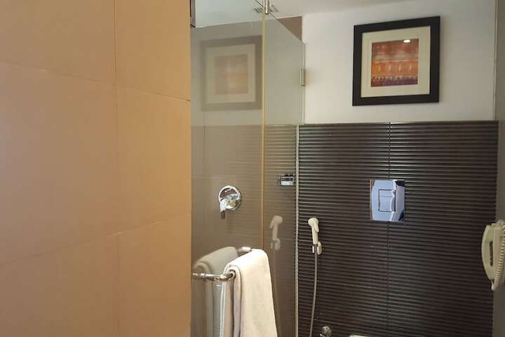 Room 5 of 52