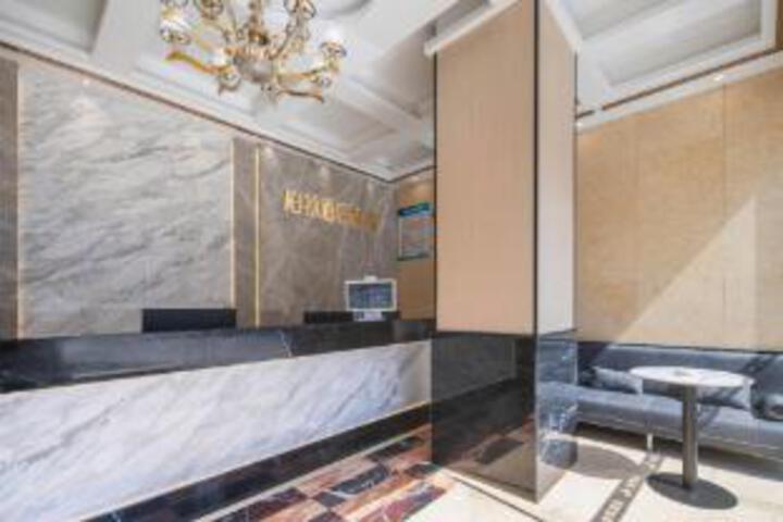 Burton Hotel (Shiqiaopu Metro Station Branch)