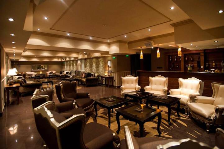 Guest Lobby