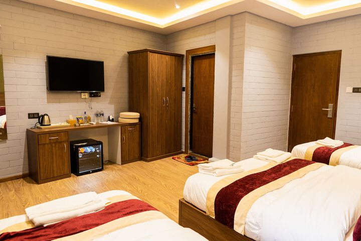 Room 8 of 42